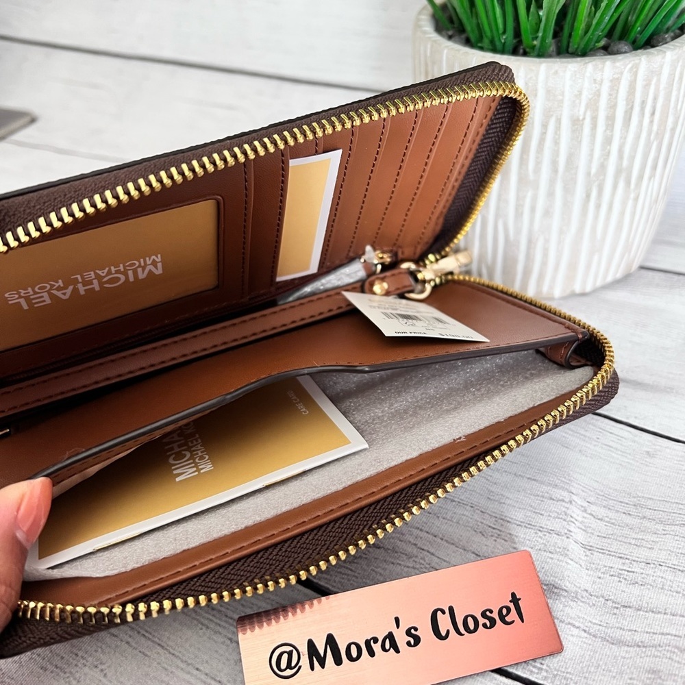 Michael Kors Flat Phone Holder Wallet/Wristlet - Picture 2 of 8